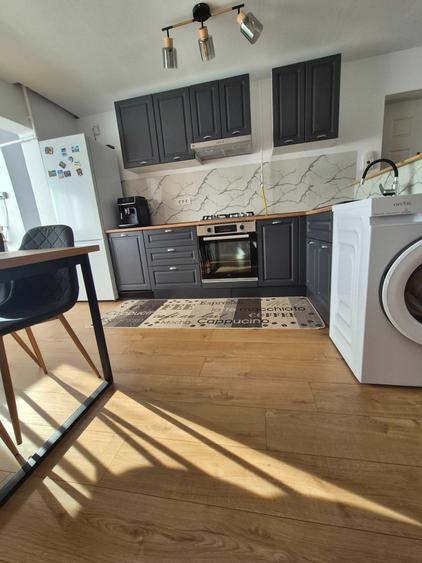 Apartament cu 2 camere decomandat în Petros