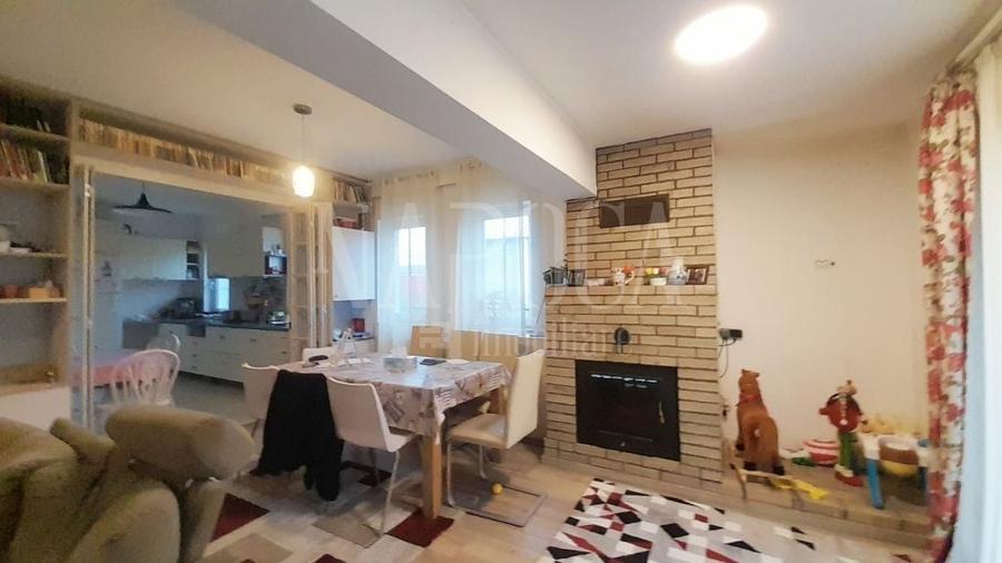Casă individuală cu 7 camere cu Canalizare în Gilău
