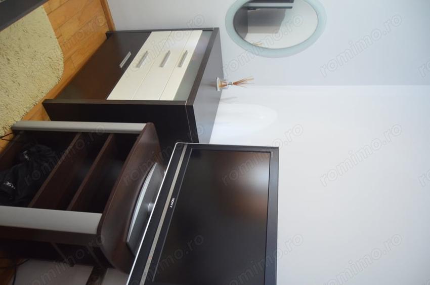 Apartament cu 2 camere decomandat în Predeal