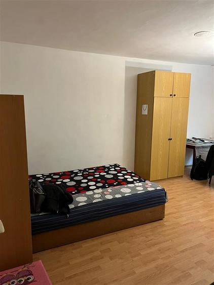Garsonieră decomandată în Podul de Fier