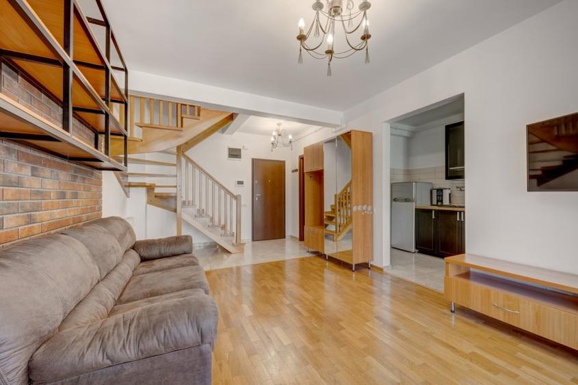 Apartament cu 3 camere decomandat, mobilat în Sisești