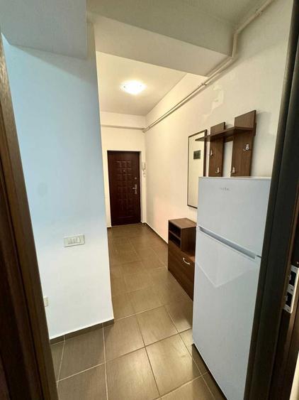 Garsonieră decomandată în Roșu