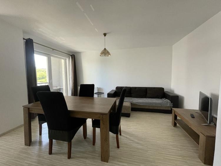 Apartament cu 2 camere semidecomandat în Florești
