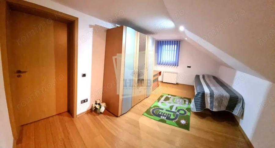 Casă cu 4 camere cu Teren 380 Mp în Central