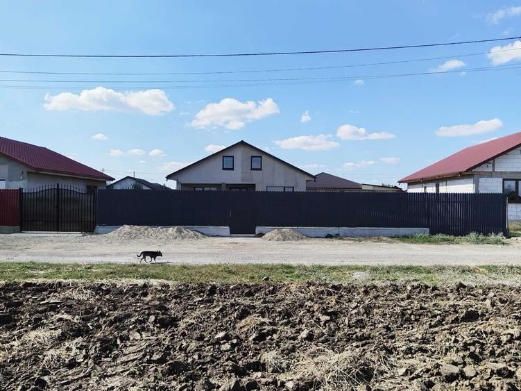 Casă cu 3 camere în Vasile Alecsandri