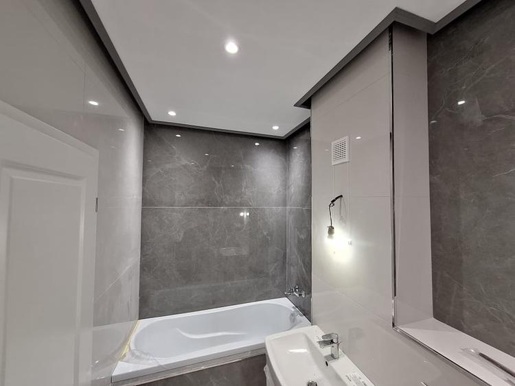 Apartament cu 3 camere decomandat în Torontalului