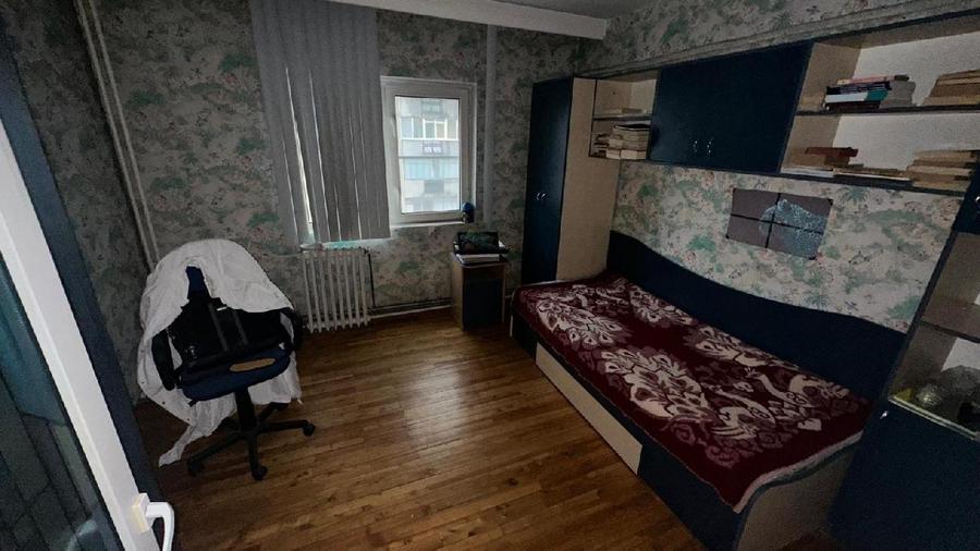 Apartament cu 4 camere decomandat în Sebastian
