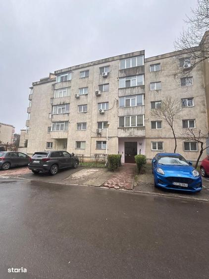 Apartament cu 3 camere în Tomis III