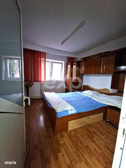 Apartament cu 4 camere decomandat în Micro 12