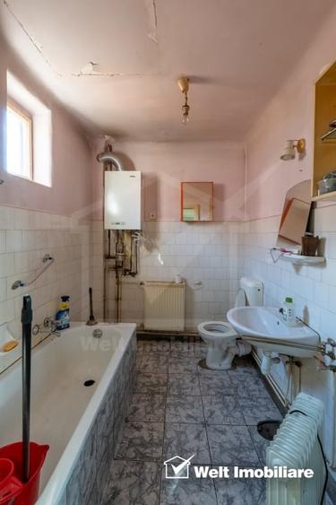 Casă individuală cu 4 camere cu Canalizare în Între Lacuri