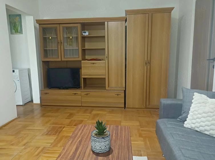 Apartament cu 2 camere semidecomandat în Boul Roșu