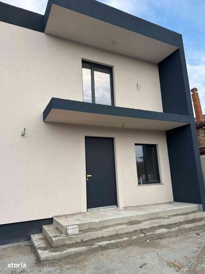 Casă cu 4 camere cu Teren 300 Mp în Eforie
