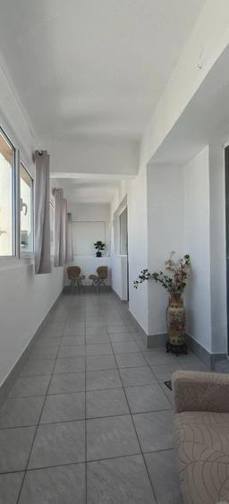 Apartament cu 4 camere semidecomandat în Iancului