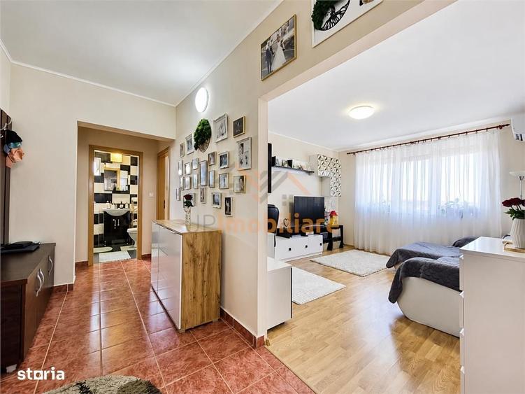 Apartament cu 3 camere decomandat în Sânmartin