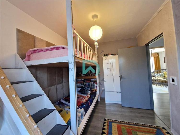 Apartament cu 3 camere decomandat în Sânpetru