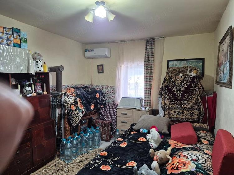 Casă cu 2 camere cu Teren 1150 Mp în Pustiniș