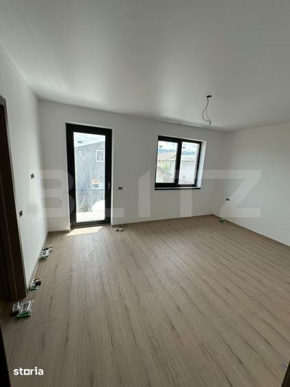Casă cu 5 camere cu Teren 220 Mp în Noua