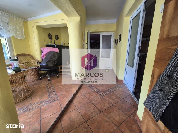 Casă cu 4 camere cu Teren 1726 Mp în Central