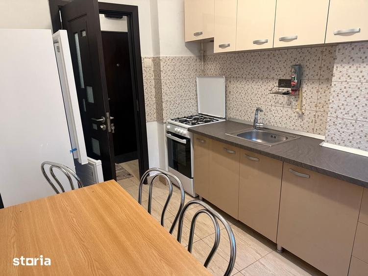 Apartament cu 2 camere semidecomandat în Aleea Trandafirilor