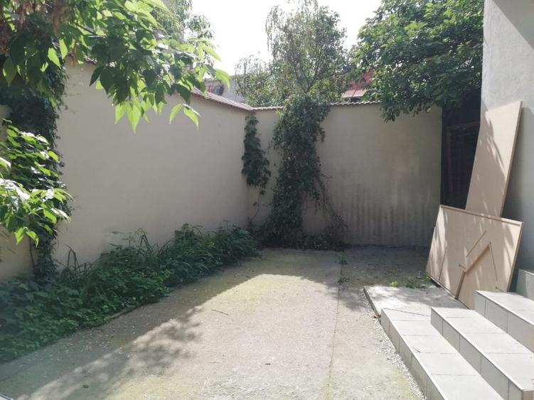 Casă individuală cu 4 camere cu Teren 200 Mp în Calea Călărașilor
