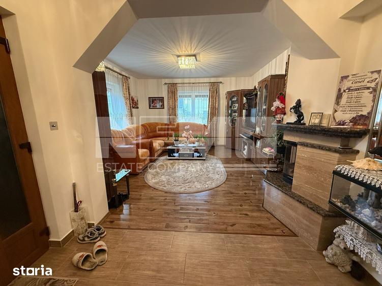 Casă cu 9 camere cu Teren 500 Mp în Șcheia