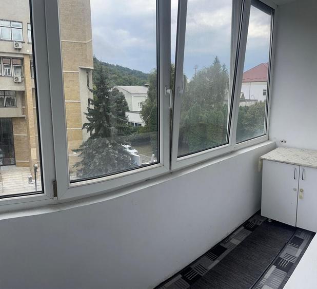 Garsonieră decomandată în Central
