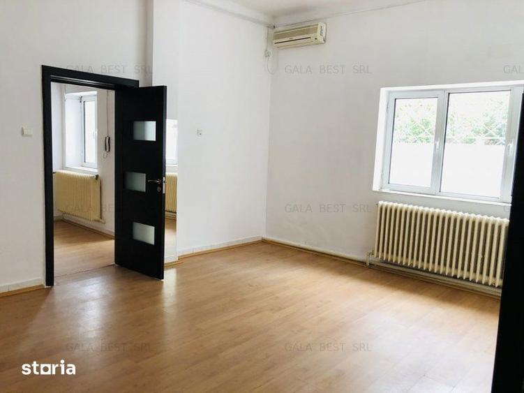 Casă cu 5 camere cu Teren 150 Mp în Vatra Luminoasă