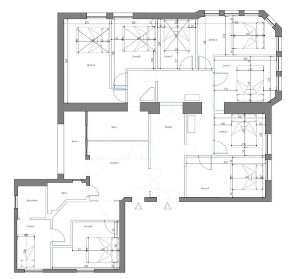 Apartament cu 4 camere decomandat în Central