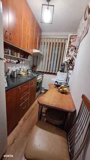Apartament cu 2 camere semidecomandat în Dâmbu Pietros