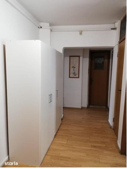 Apartament cu 3 camere decomandat în Nerva Traian