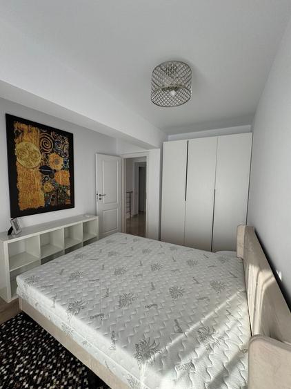 Apartament cu 3 camere decomandat, mobilat în Parcul Carol