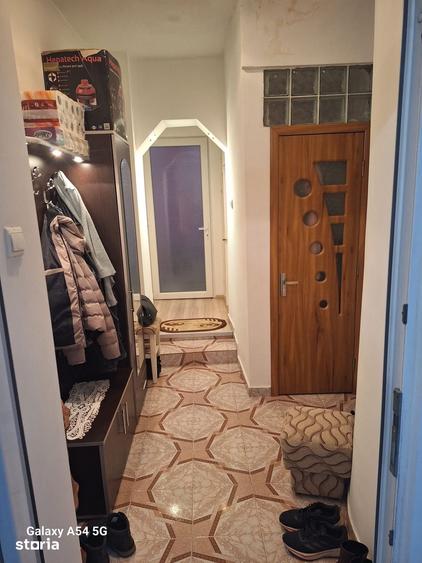 Apartament cu 2 camere semidecomandat în Victoriei
