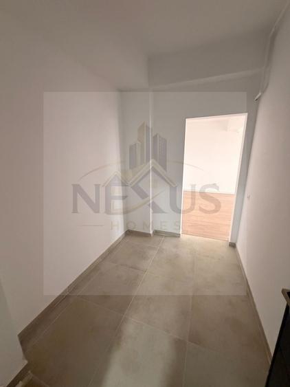 Apartament cu 3 camere decomandat în Metalurgiei