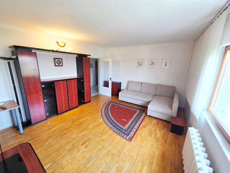 Apartament cu 3 camere decomandat, mobilat în Octavian Goga
