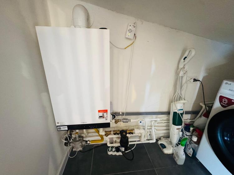 Casă cu 4 camere cu Canalizare în Exterior Vest