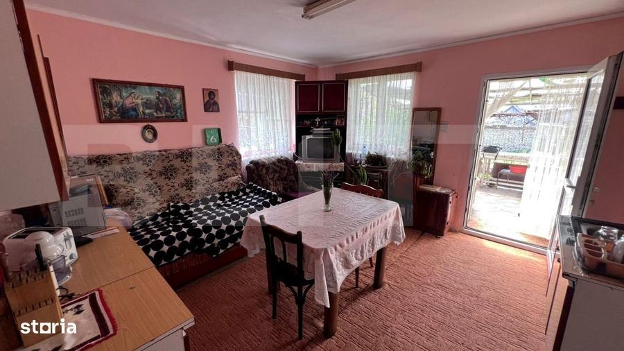 Casă cu 4 camere în Aronești