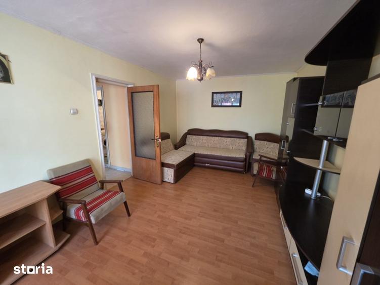 Apartament cu 2 camere decomandat în Titan — fotografia 1