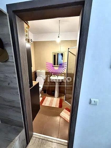 Apartament cu 3 camere decomandat în Aeroport