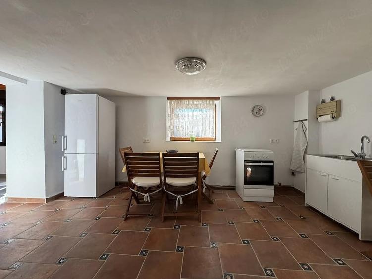 Casă cu 4 camere cu Teren 2877 Mp în Gărâna