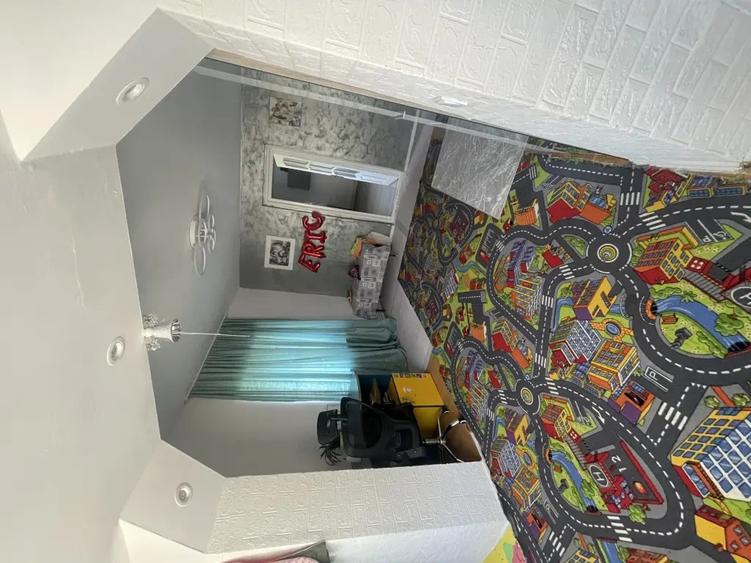 Casă cu 5 camere în Central