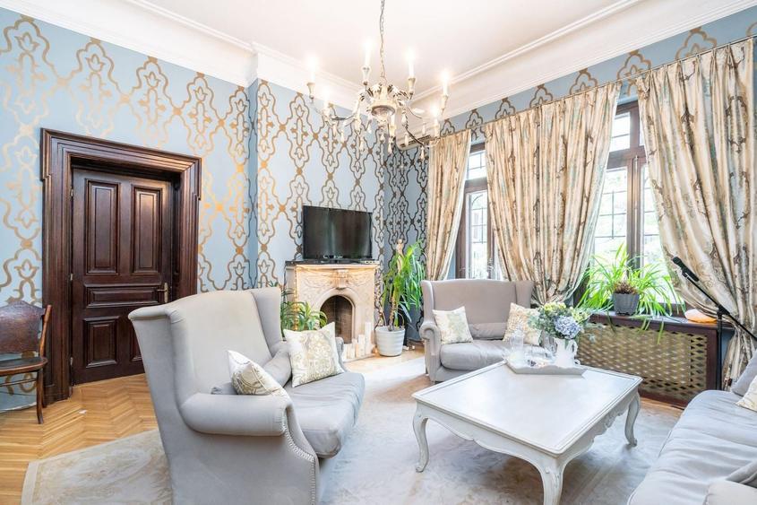 Apartament cu 4 camere circular în Calea Victoriei