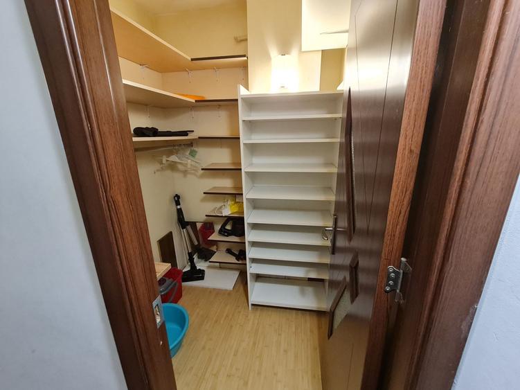Apartament cu 3 camere decomandat în Tractorul