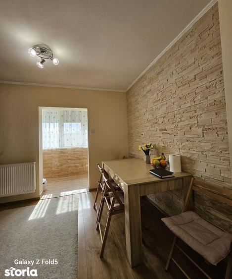 Apartament cu 3 camere decomandat în Rogerius