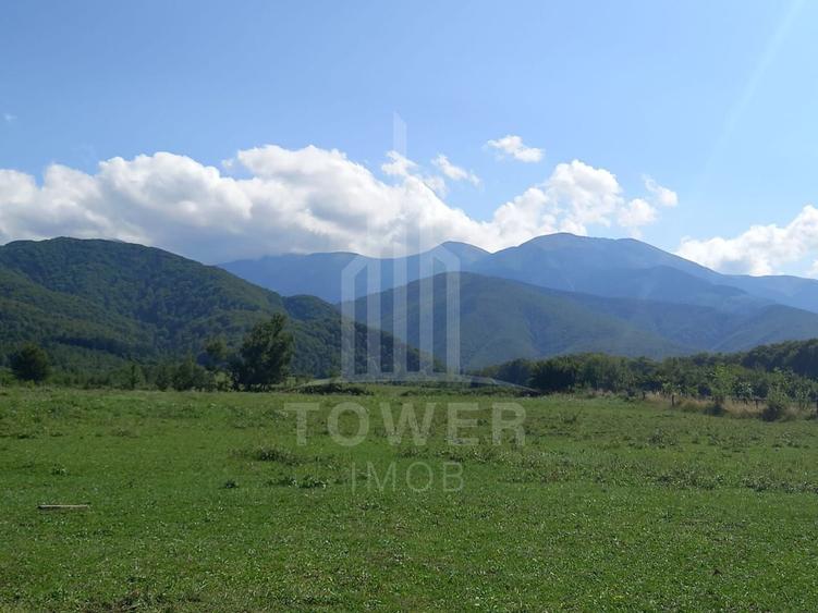 Teren agricol intravilan de 900 mp, în Porumbacu de Jos