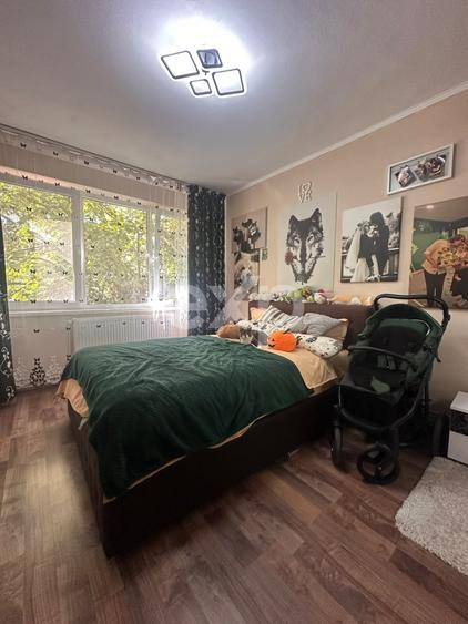 Apartament cu 3 camere decomandat, mobilat în Tei