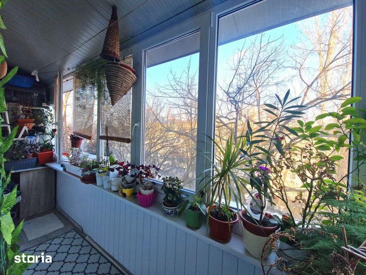 Apartament cu 2 camere semidecomandat, mobilat în Pajura