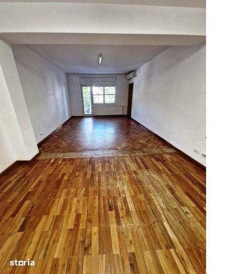 Casă cu 7 camere cu Teren 340 Mp în Muncii