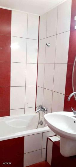 Apartament cu 4 camere decomandat în Rahova