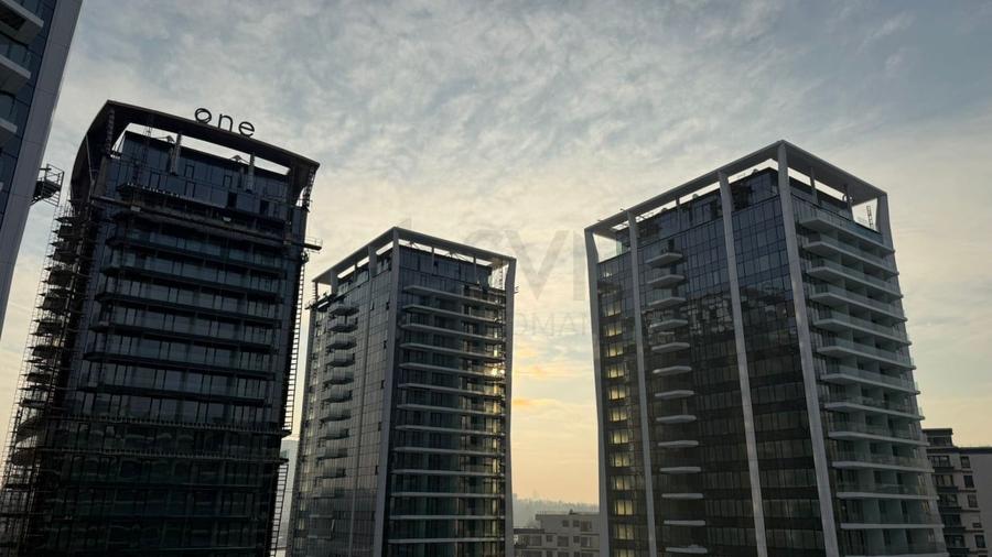 Apartament cu 4 camere decomandat în Barbu Văcărescu