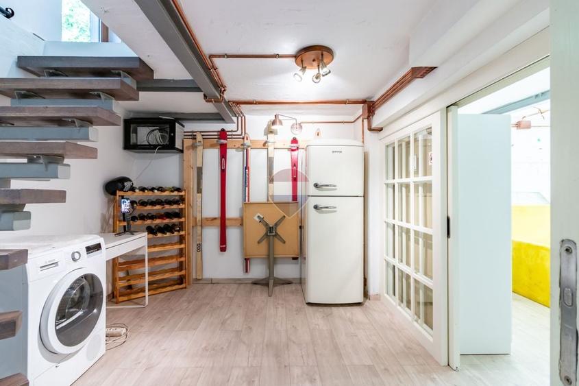 Apartament cu 4 camere semidecomandat, mobilat în Turda